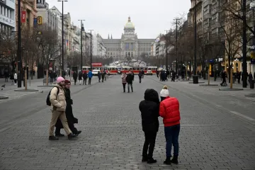 Obyvatel Česka loni přibylo vlivem migrace. Narodilo se nejméně dětí od roku 2004