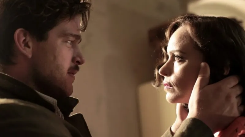 Ronald Zehrfeld a Nina Hoss / Fénix