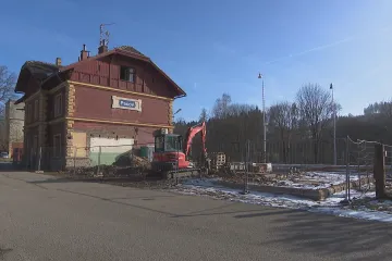 Zchátralé nádraží v Pacově má mít novou tvář, části místních se zásahy nelíbí