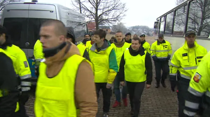 UDÁLOSTI: Policisté si vyzkoušeli, jak zvládnou nápor migrantů