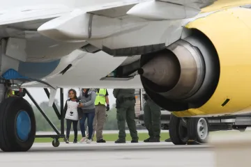 Letadla se snaží být ekologičtější. Třetí motor srazí podle expertů emise o desetinu