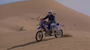 Motorka soutěžící v Rallye Dakar