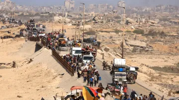 Palestinci prchají před izraelskými útoky na město Gaza