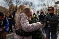Z ukrajinských rodin na ruské vojenské akademie. Odvlečené děti jsou pod neustálým tlakem propagandy