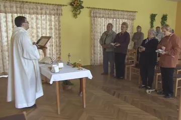 Nemochovický kulturní dům sloužil jako provizorní svatostánek