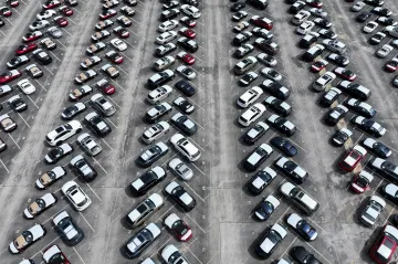 Americká vláda uleví automobilkám od cel