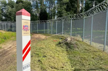 Lotyšsko dokončilo stavbu plotu na hranici s Ruskem