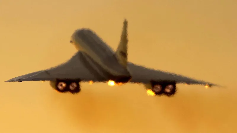 Jeden z posledních odletů concordu z Heathrow v říjnu 2003