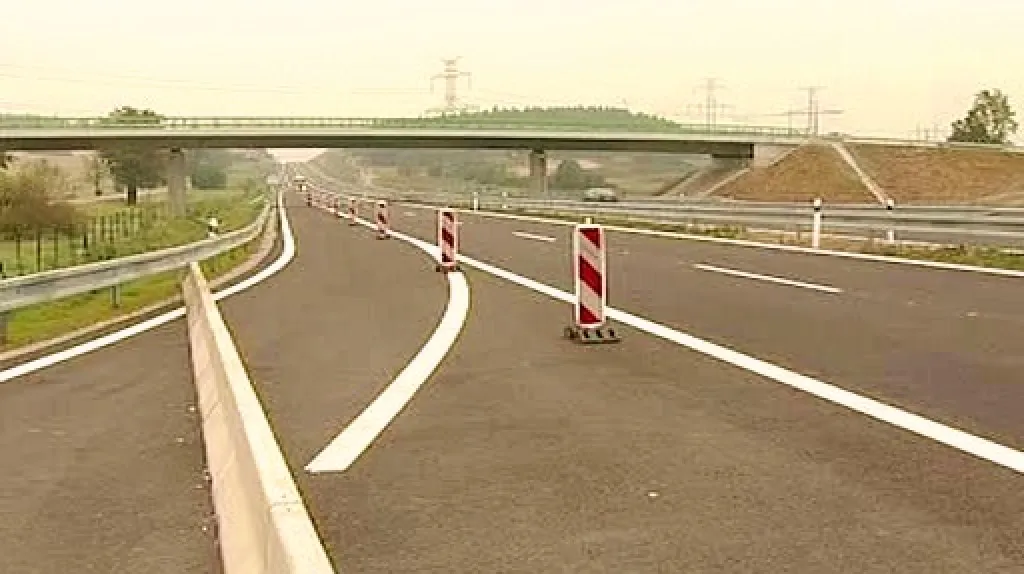 Rozestavěný úsek silnice R4