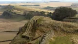 Památkově chráněný Hadriánův val na severu Anglie přišel o ikonický javor