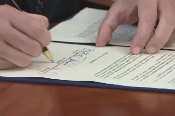 Slovensko je ztracený případ, míní spisovatel Soltész. Volby ukázaly demokracii v zemi, oponuje politolog Valeš
