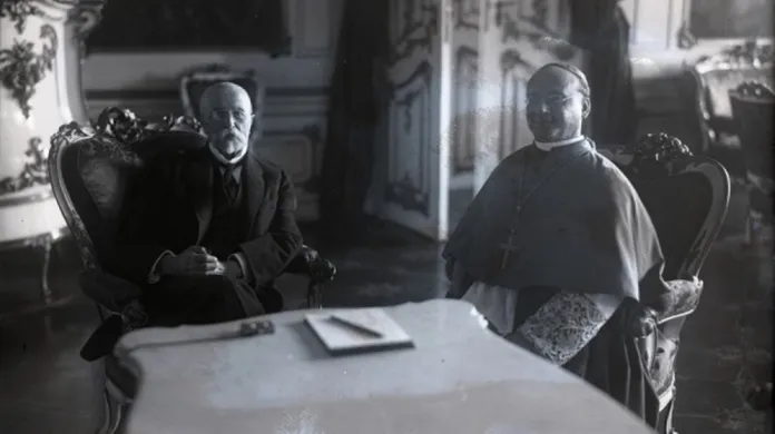 Papežský nuncius Francesco Marmaggi při nástupní audienci u T. G. Masaryka (1923)