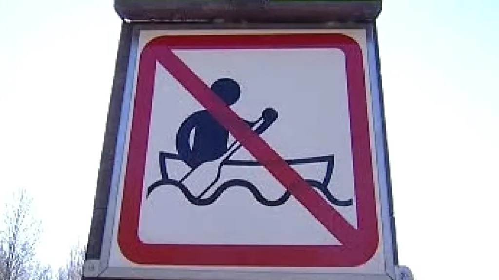 Zákaz splouvání