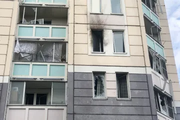 Poničené budovy a dopravní chaos. Ukrajina udeřila na Moskvu