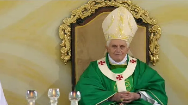 Papež Benedikt XVI. slouží mši v Brně