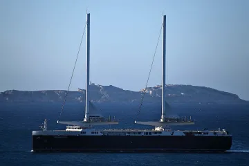 Největší nákladní plachetnice na světě přeplula Atlantik