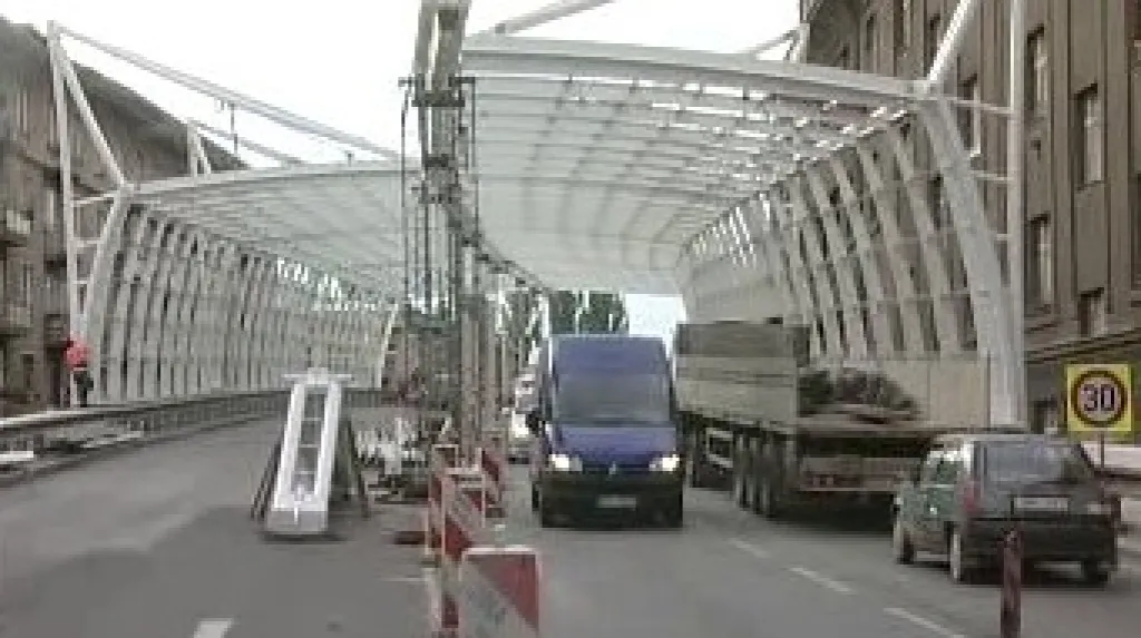 Výstavba protihlukové stěny v Hradci Králové