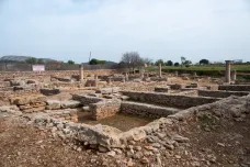 Archeologové našli antický bufet. Servíroval drozdy