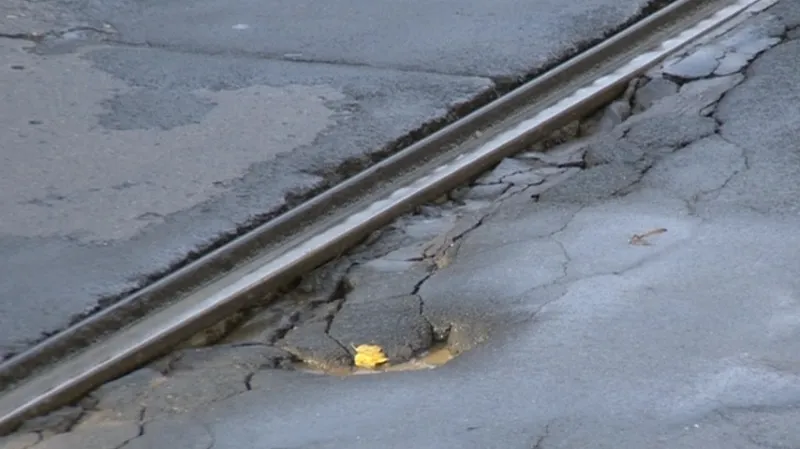 Poničené koleje