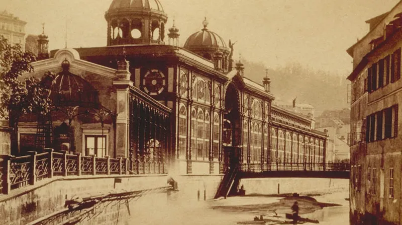 Vřídelní kolonáda v Karlových Varech – srovnávací dvojice