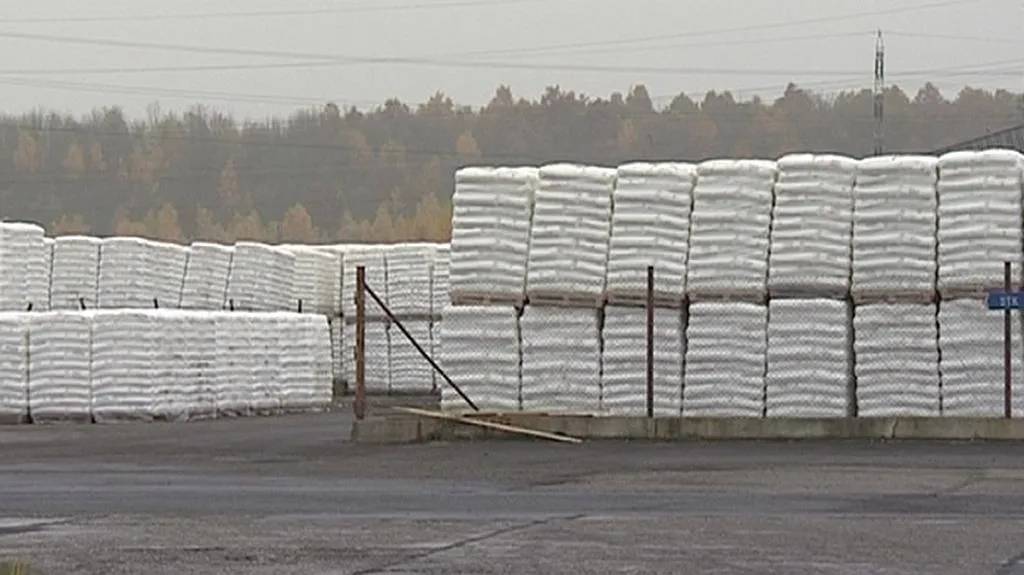 Skladiště plastů firmy THL Luna