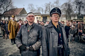 V českém Výsluní se pět týdnů bojovalo o židovské zlato. Je z toho nejsledovanější film na Netflixu