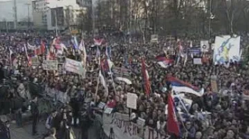 Demonstrace proti samostatnému Kosovu