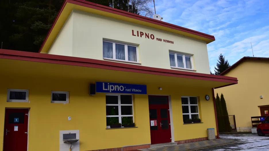 Lipenské nádraží bude po konci letní sezony o něco pustší, zanikne jeden pár vlaků
