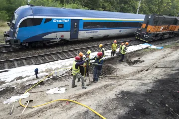Z tratě přes Vysočinu je „dálnice“ pro vlaky, Pardubice přišly o desítky spojů