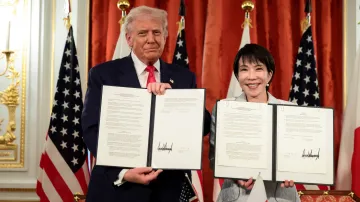 Americký prezident Donald Trump a japonská premiérka Sanae Takaičiová (28. října 2025)