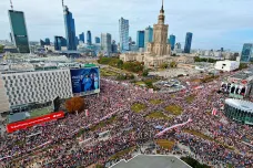 Varšavu rozhýbal „Pochod milionu srdcí“. Proti konzervativní vládě demonstrovaly statisíce Poláků