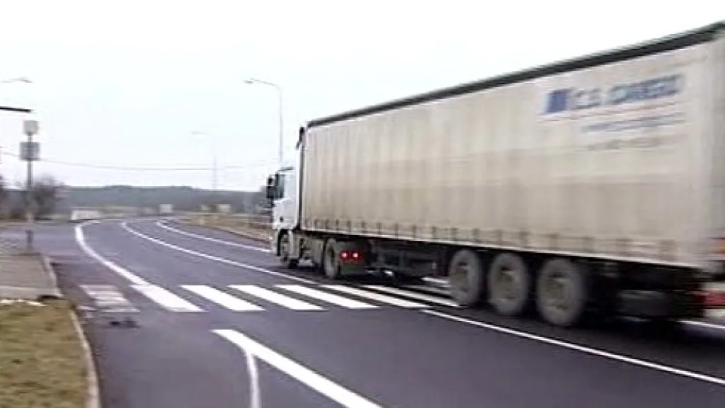 Kamion na přechodu