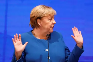 SPD si dál drží náskok na CDU/CSU, podle Merkelové není nic ztraceno