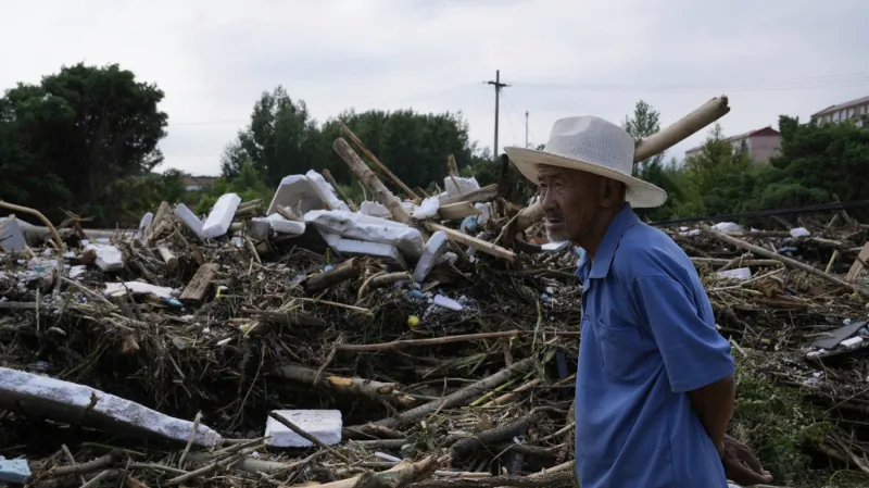 Město Taishitun na předměstí Pekingu po záplavách