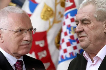 Mají rádi Rusko a kritizují ČNB - řeč je o Klausovi a Zemanovi