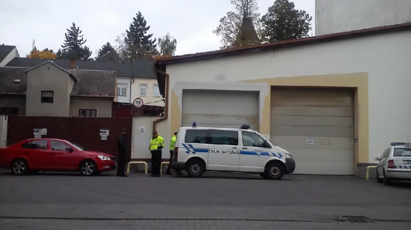 Zásah celníků ve svitavském skladu firmy Qanto