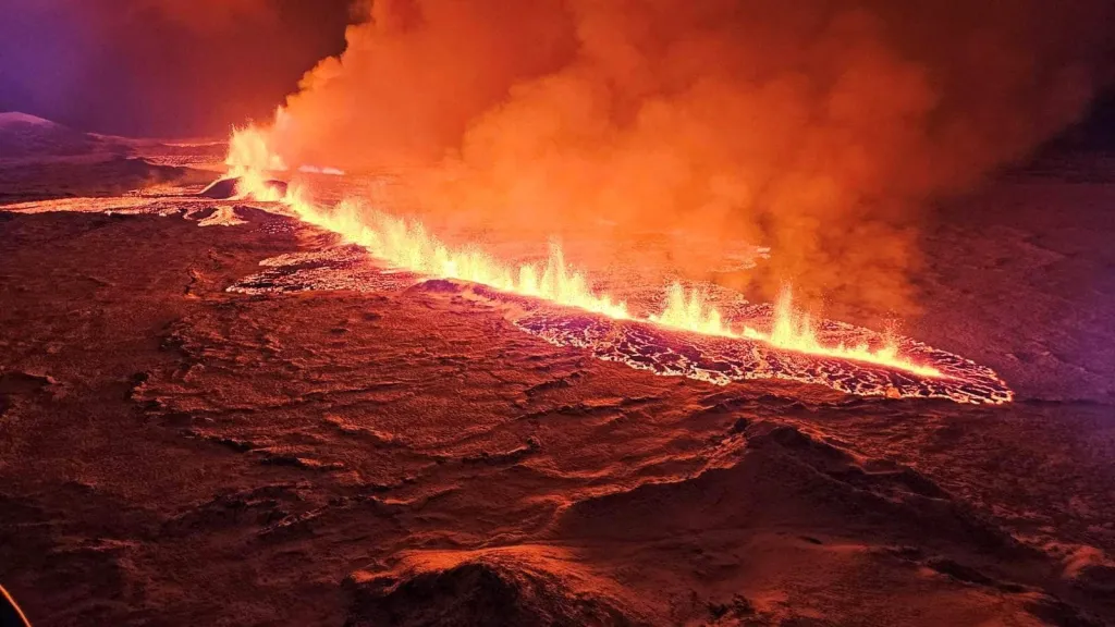 Erupce sopky na poloostrově Reykjanes