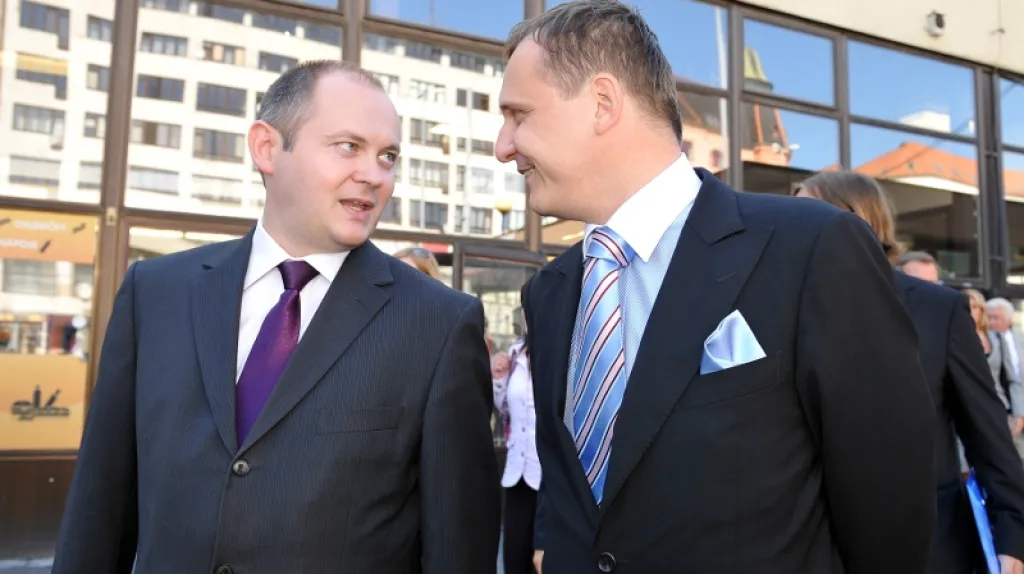 Jihomoravský hejtman Michal Hašek (ČSSD) a ministr dopravy Vít Bárta (VV)