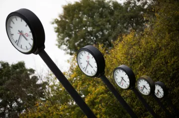 Česko i celou Evropu čeká změna času. Jednotná bude možná naposledy