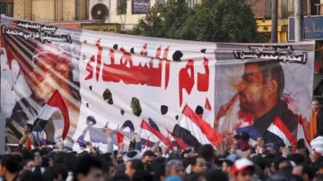 Demonstranti na káhirském náměstí Tahrír