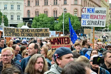 Ve dvanácti krajských městech se sešli lidé k podpoře ČT a ČRo