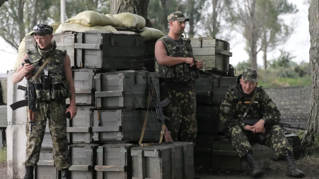 Ukrajinští vojáci u Slavjansku