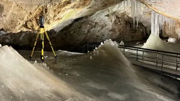 Výzkum Dobšinské ledové jeskyně