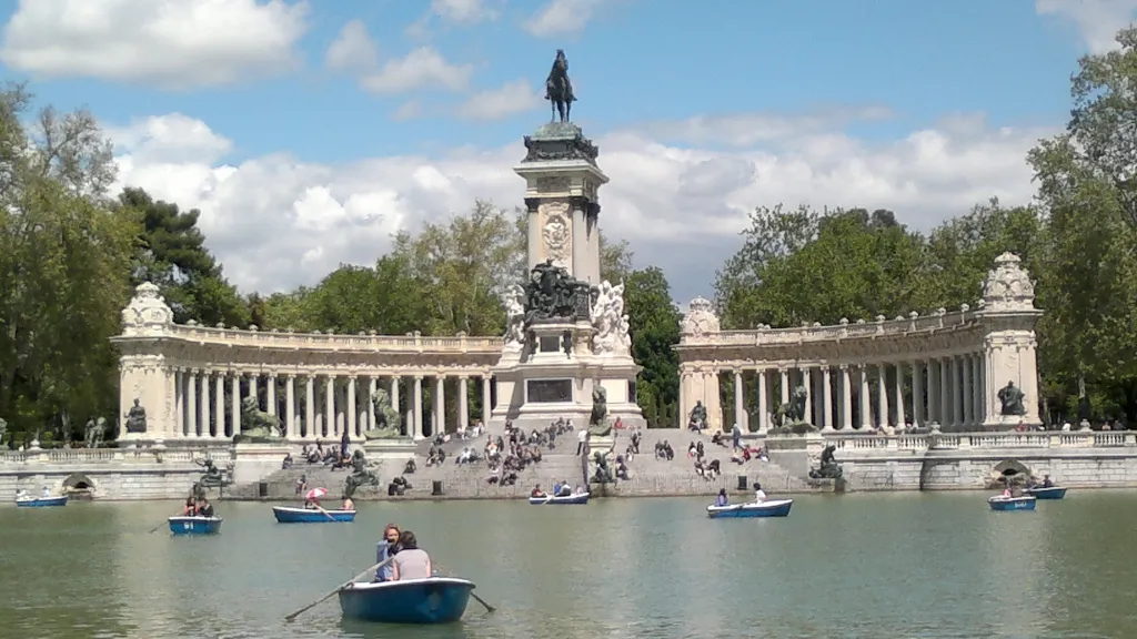 Jezero v parku Retiro