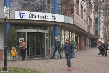 Nezaměstnanost v říjnu zůstala na 3,5 procenta, ubylo volných míst i lidí bez práce