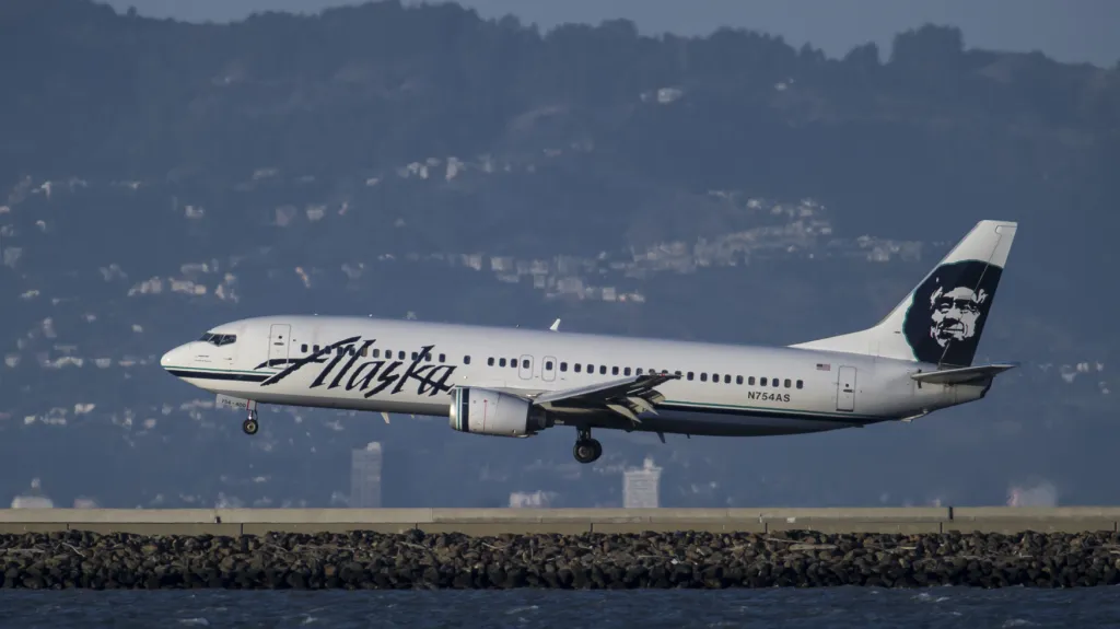 Boeing 737-400 společnosti Alaska Airlines v San Francisku