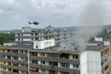 Při explozi v domě na západě Německa bylo zraněno deset hasičů a dva policisté