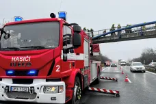 Požár naváděcích světel pozastavil provoz na letišti v Praze