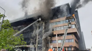 Požár kancelářské budovy Grand Setuň v Moskvě