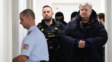Miroslav Jansta u soudu, který rozhodoval o jeho vzetí do vazby